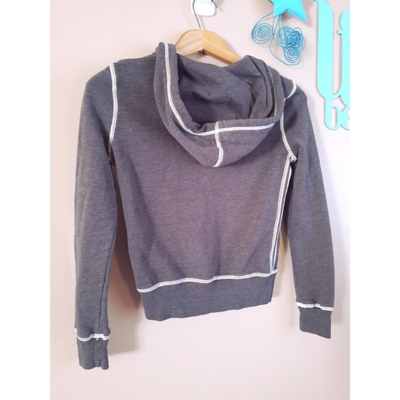 ✨3/$15 G21 | Gray Hoodie - Picture 2 of 3